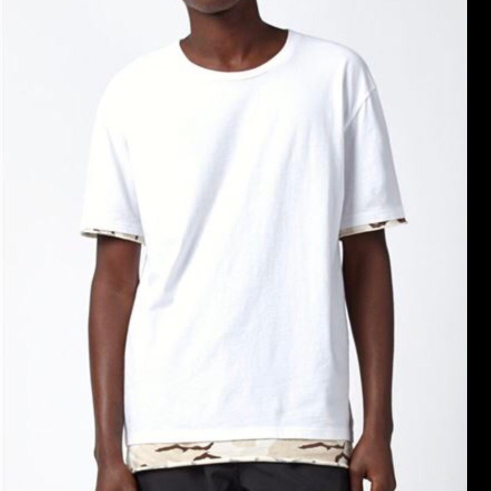 PacSun white/Camo layered T-shirt B41